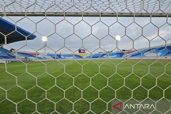 Arema FC Terima Sanksi Buntut Pelemparan Bus Persik