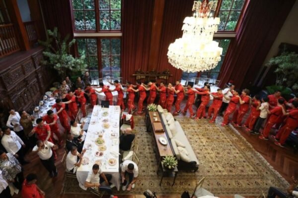 Jay Idzes Terpesona oleh Jamuan Makan Siang yang Dihadirkan oleh Presiden Prabowo Jay Idzes Terpesona oleh Jamuan Makan Siang yang Dihadirkan oleh Presiden Prabowo