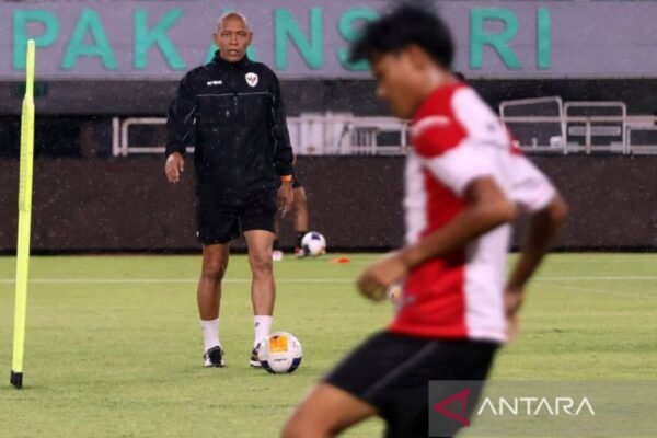 Nova Arianto Menargetkan Rekrutmen 30 Pemain untuk Tim Baru U-17