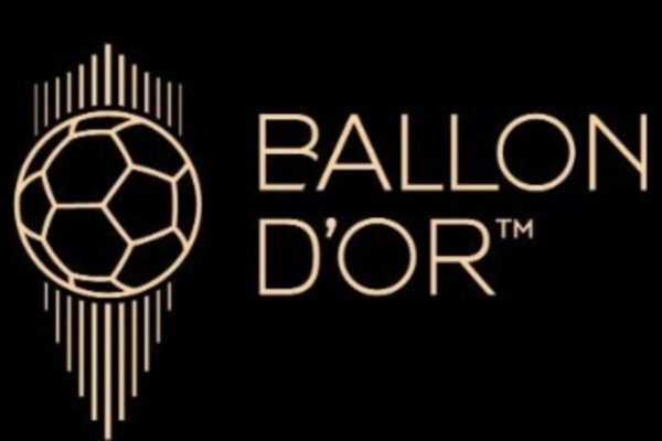 Berikut adalah beberapa alternatif judul untuk "Barcelona dan PSG Dominasi Calon Pemenang Trofi Kopa 2025":

1. "Barcelona dan PSG: Kontroversi Dominasi Calon Pemenang Trofi Kopa 2025"
2. "Perang Elite: Barcelona dan PSG Berebut Trofi Kopa 2025"
3. "Barcelona vs PSG: Rivalitas dalam Perburuan Trofi Kopa 2025"
4. "Kopa 2025: Barcelona dan PSG, Dua Raksasa yang Mengguncang Dunia Sepakbola"
5. "Dominasi Barcelona dan PSG dalam Peta Persaingan Trofi Kopa 2025"
6. "Sculpting Glory: Barcelona dan PSG Targetkan Trofi Kopa 2025"
7. "Era Baru Sepakbola: Barcelona dan PSG Memimpin Calon Pemenang Kopa 2025" 

Semoga salah satu dari judul tersebut sesuai dengan yang Anda cari!